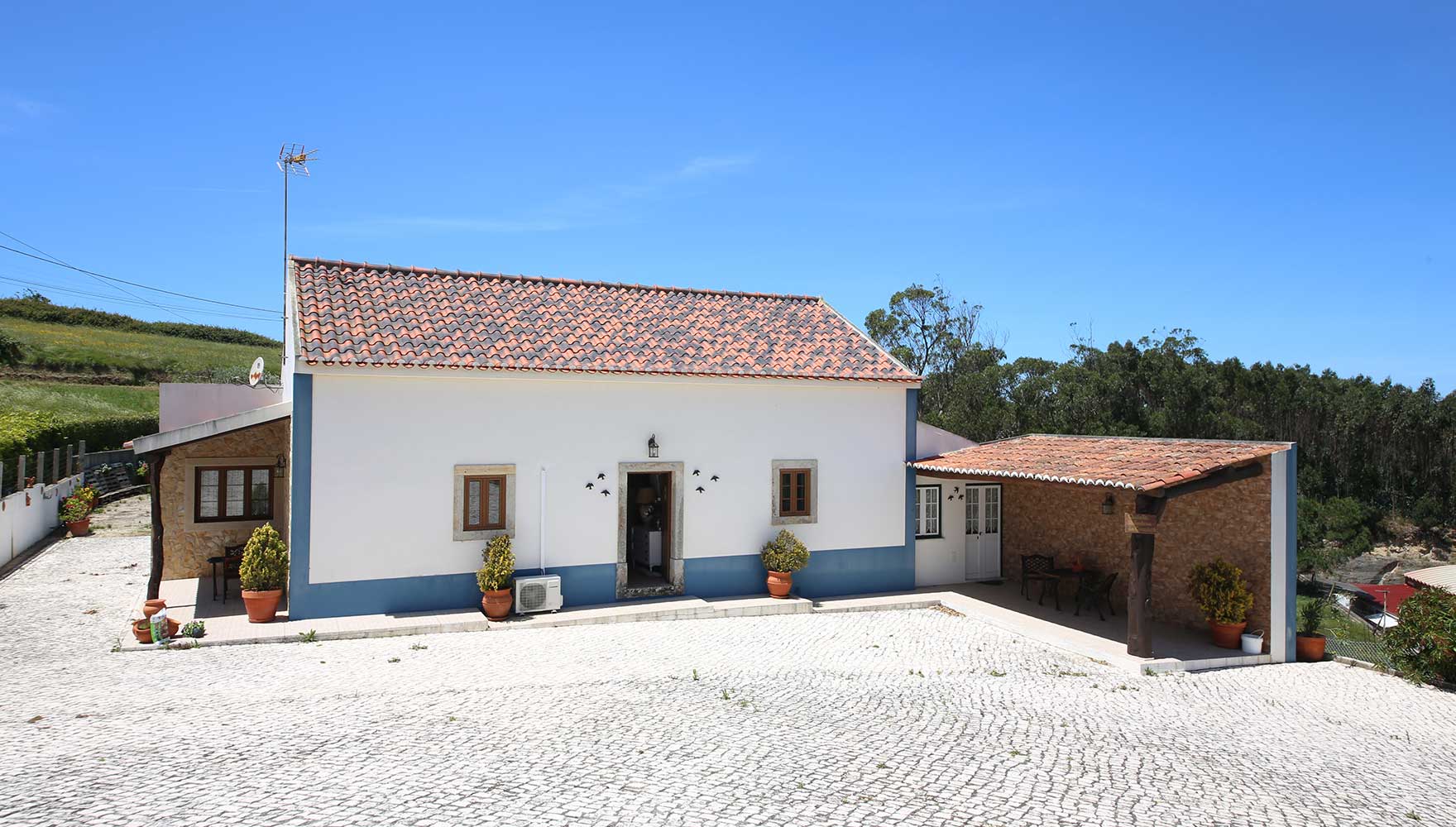 villa, zona de estacionamento privado