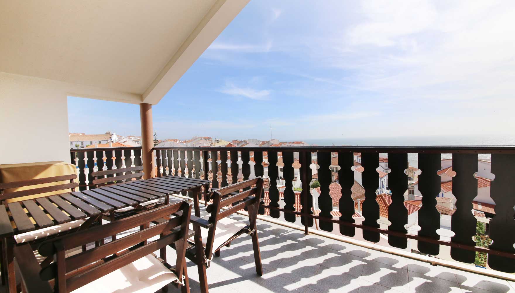terraço com vista para o mar